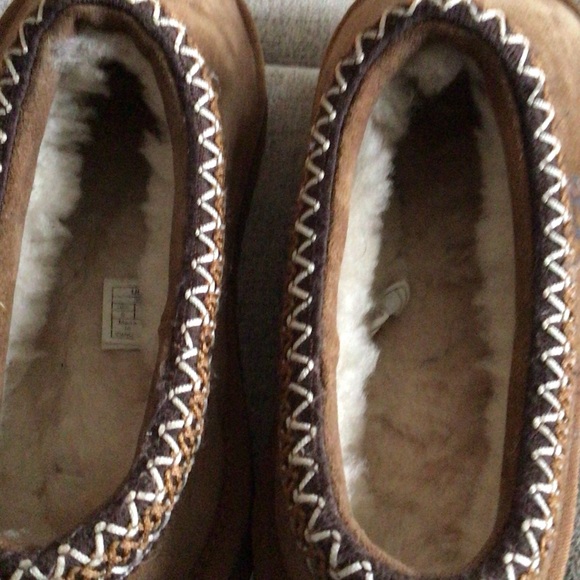 UGG Tasman Chestnut Suede Slip-Ons
Sz 9 - Picture 5 of 12